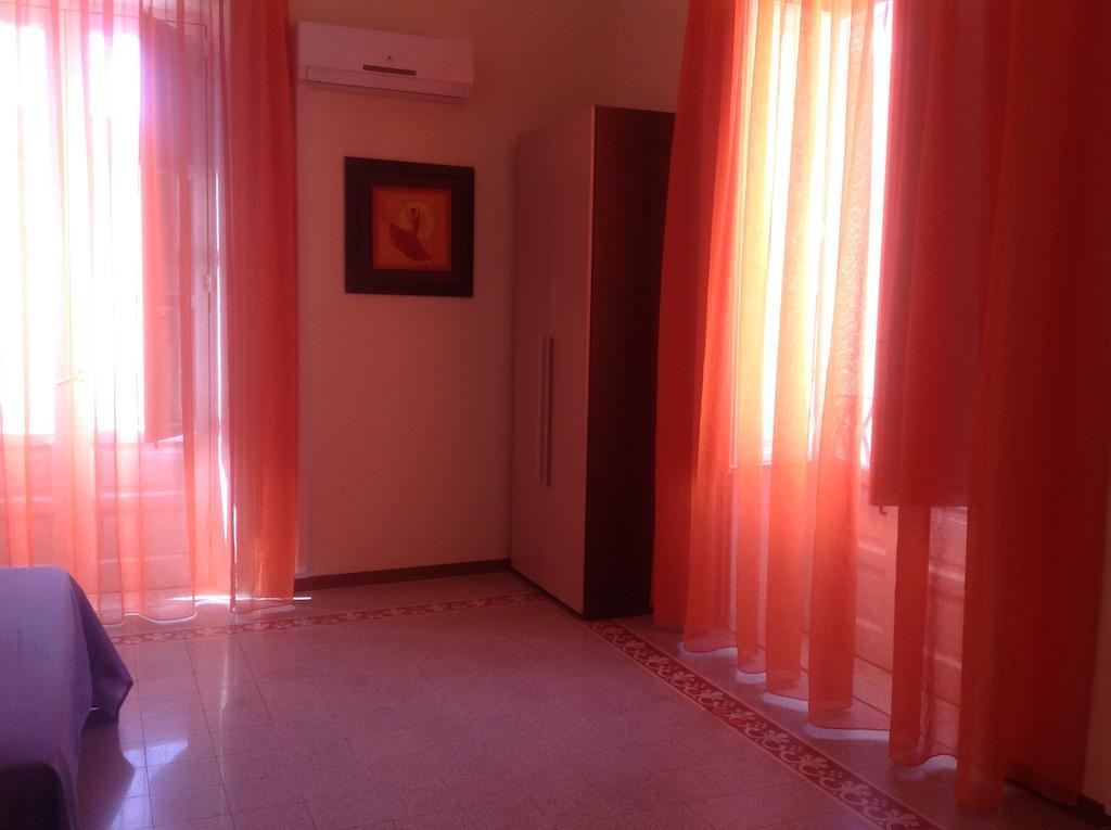 Centrale Trapani Bilik gambar